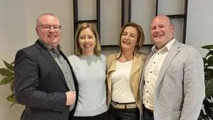 Gerhard Scharmer-Rungaldier mit seiner Frau Katharina Rungaldier (l.) und Rosemarie Scharmer-Rungaldier mit ihrem Mann Peter Scharmer (r.)