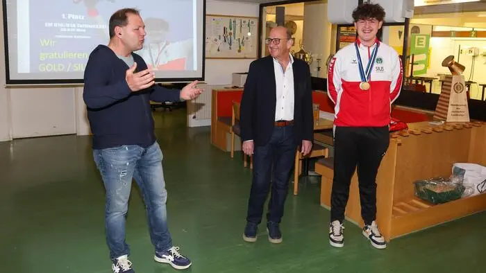Einen großen Empfang gab es für Johannes Hoffelner, neuer U16-Europameister mit dem Luftgewehr, in den Räumlichkeiten des Schützenvereins Knittelfeld.