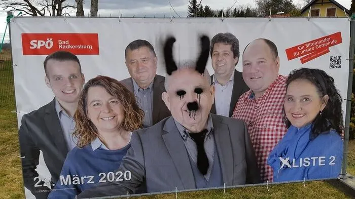 Ein Plakat der SPÖ Bad Radkersburg wurde beschmiert