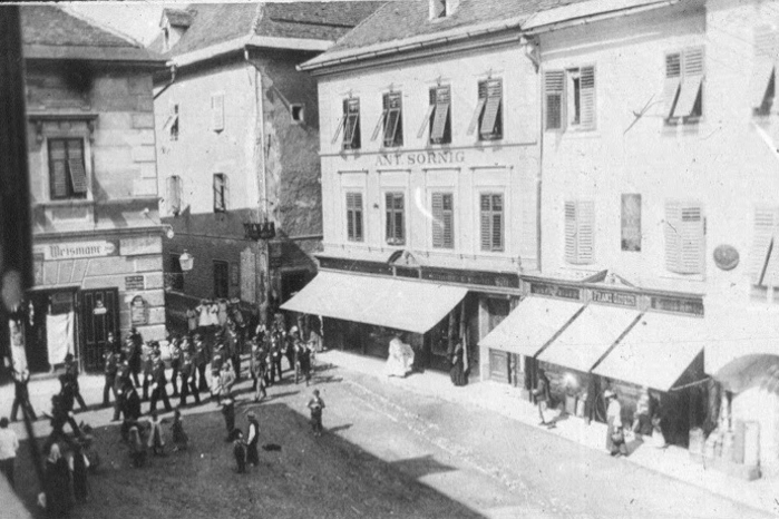 Soldaten des Kaisers auf dem Platz