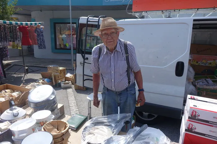 Ferdinand S.:"Mir geht es gar nicht so sehr ums Geschäft, ich rede vor allem gerne mit den Leuten. Da merke ich kaum einen Unterschied zu sonst. Und ich komme immerhin seit 62 Jahren hierher zum Kirtag."