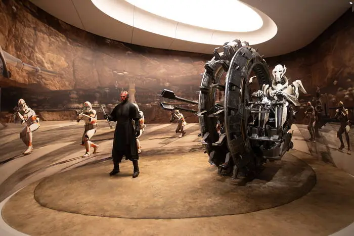Szenen aus den „Star Wars“-Filmen machen den Großteil der Ausstellung aus, gleichzeitig klopft das Museum an der Hochkultur an
