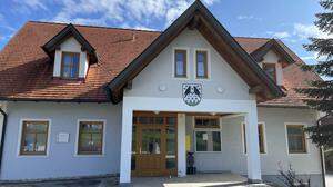 Bald könnte wieder Leben ins ehemalige Gemeindeamt Rabenwald einziehen: Geplant ist eine Kinderbetreuung durch Tageseltern