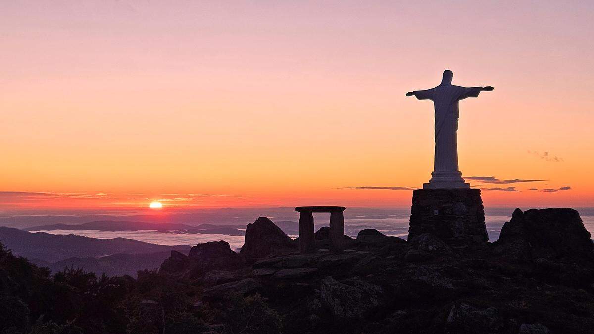 Freitagmorgen auf der Terenbachalm | Sonnenaufgang bei der Christusstatue auf der Terenbachalm