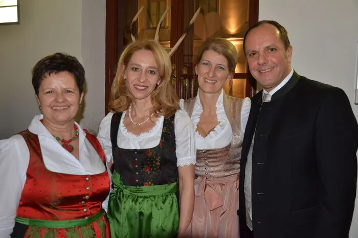 Das Organisationskomitee um Philippine Hierzer, Tamara Niederbacher, Ulrike Stibor-Stark und Bürgermeister Christoph Stark konnte Gäste aus der gesamten Steiermark sowie aus Kärnten, Salzburg und sogar aus Australien begrüßen.