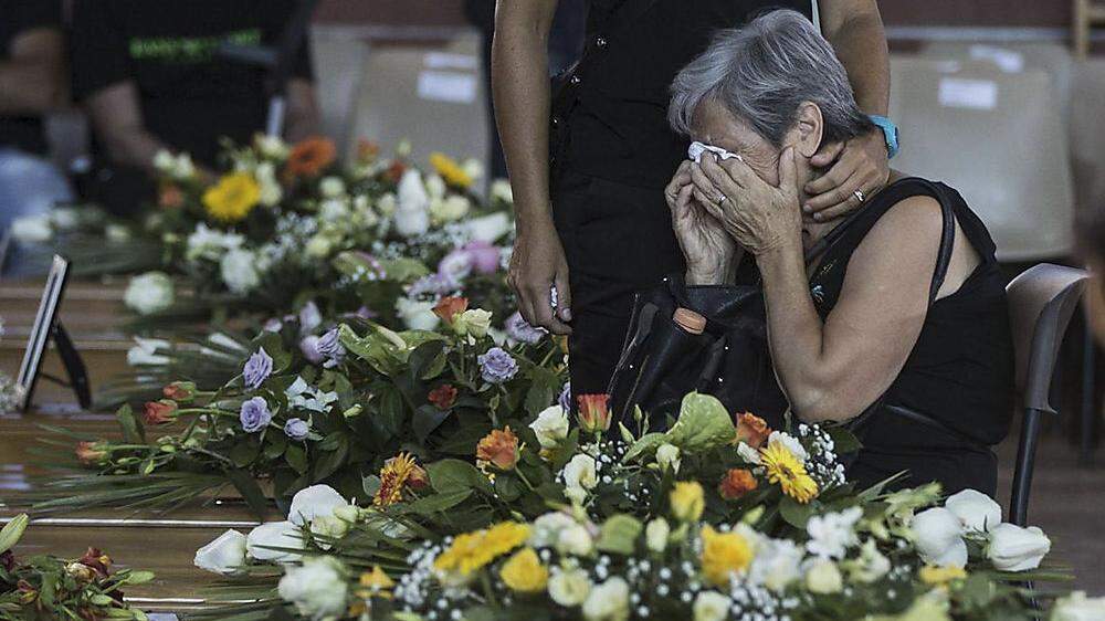 Die Angehörigen trauern um die Opfer des Bebens