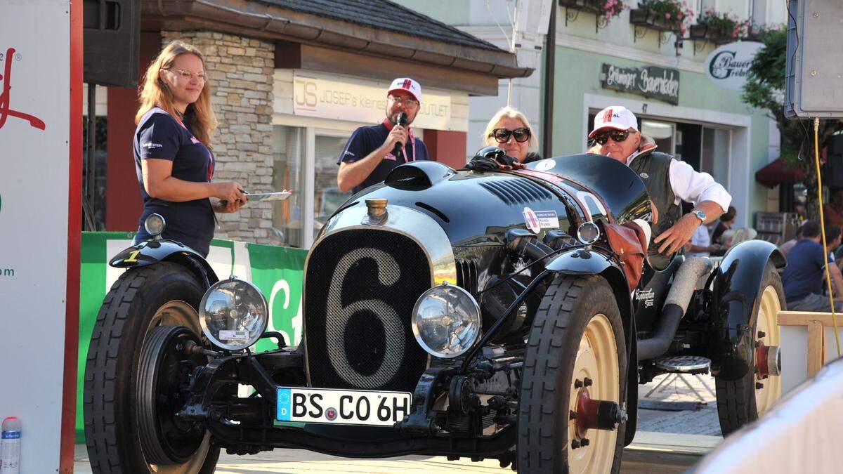 Startnummer 1 im 30. Jahr der Ennstal-Classic, Start in Gröbming am Donnerstag