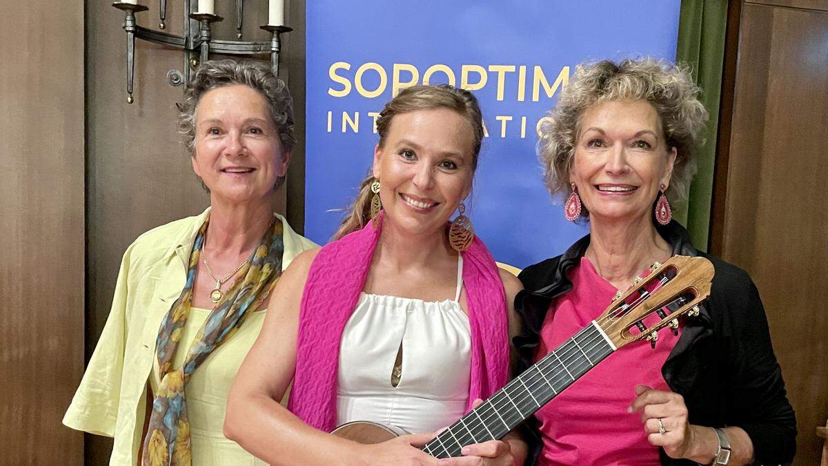Bärbel Humitsch, Julia Malischnig und Luise Maria Sommer