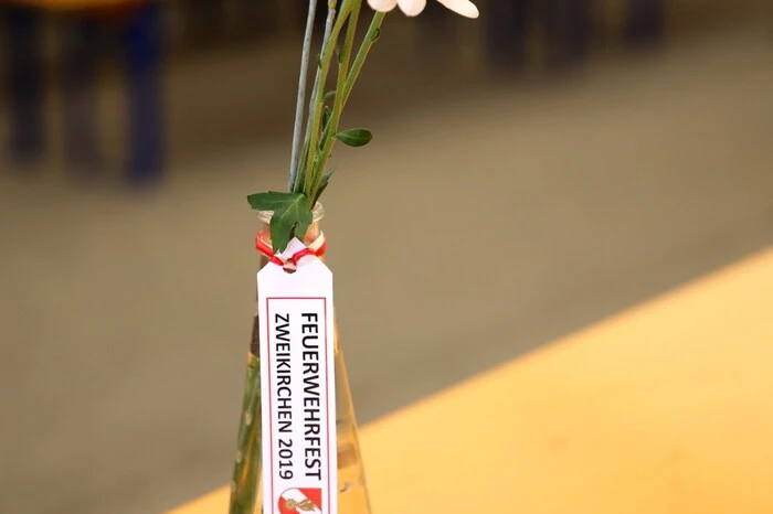 Übrigens: Beim Zweitagesfest unter anderen gesehen: Bürgermeister Klaus Köchl, Karosserie-Geschäftsführer Gert Puck, Bezirksfeuerwehrkommandant Friedl Monai, Unternehmer Franz Roth sowie Gemeindevorstand Rudolf Planton. 