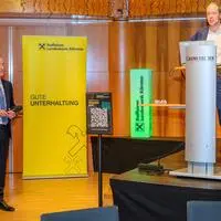 Raiffeisen-Ökonom Matthias Reith mit Manfred Wilhelmer, Vorstandssprecher der Raiffeisenlandesbank Kärnten