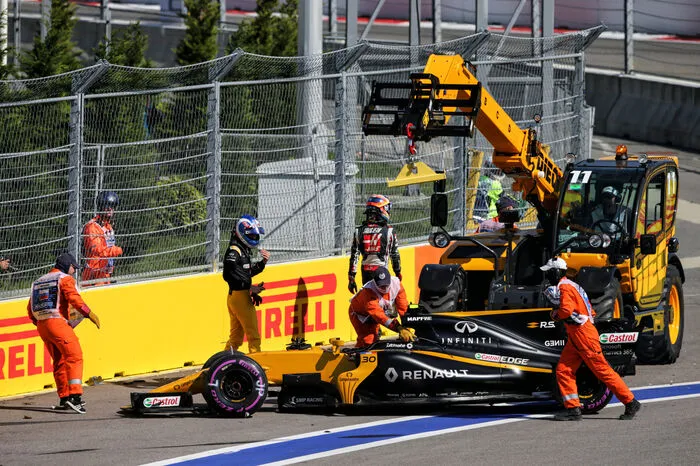 Unfall von Jolyon Palmer und Romain Grosjean