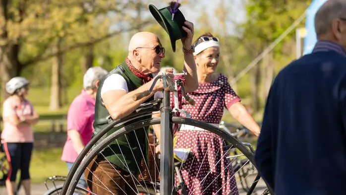 Bei strahlendem Sonnenschein und mehr als 1300 begeisterten Teilnehmerinnen und Teilnehmern wurde am Wochenende der Startschuss für die Radsaison in Bad Radkersburg gegeben. Ein ganzes Wochenende standen das Rad und der Radsport im Mittelpunkt