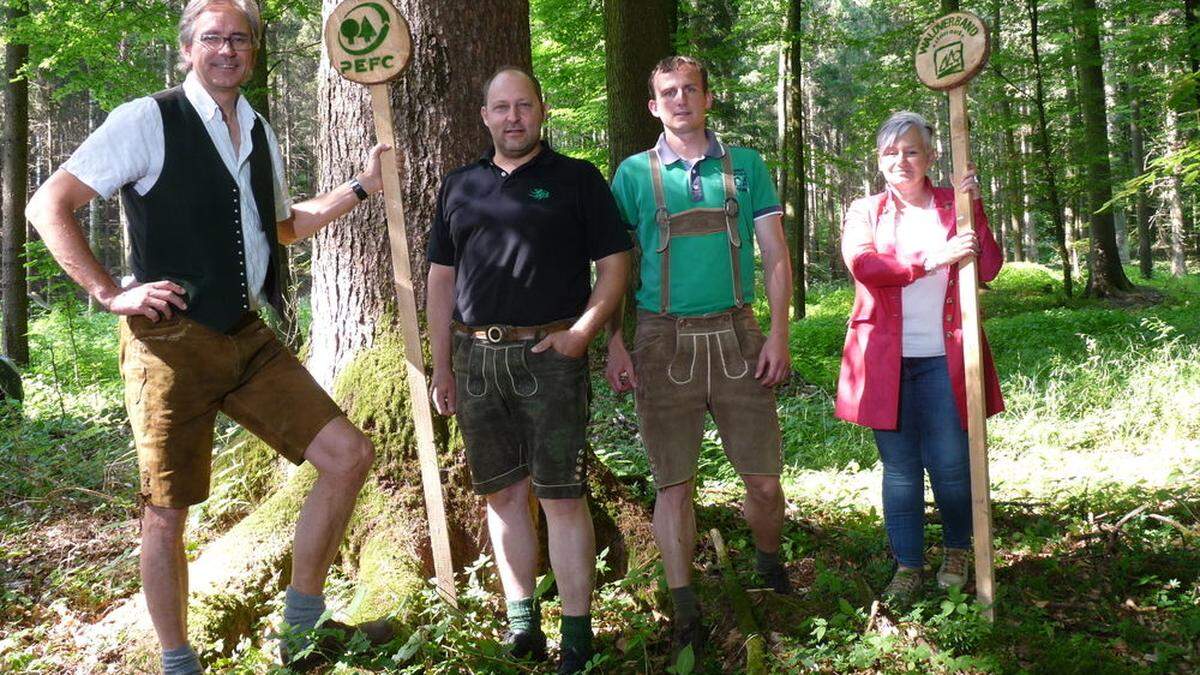 Das Team im Forstreferat der Weizer Bezirkskammer: Josef Krogger, Kammerobmann Josef Wumbauer, Franz Schaffler und Gabriele Vorraber