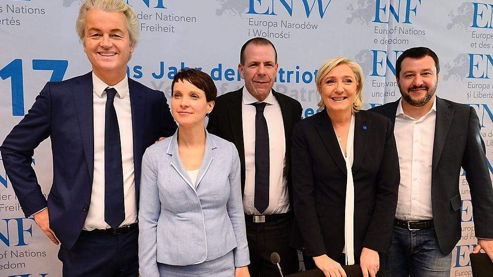 FPÖ-Generalsekretär Harald Vilimsky (Bildmitte) 2017 im Kreise der europäischen Rechten: Geert Wilders, Frauke Petry, Marine Le Pen und Matteo Salvini