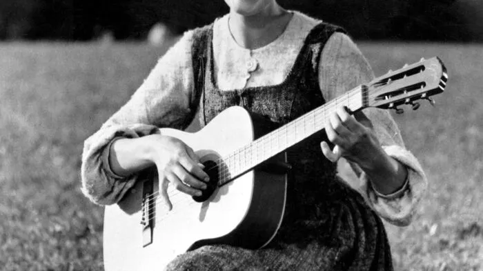 In Österreich (im ORF) war "Sound of Music" erst im Jahr 2000 zu sehen. 