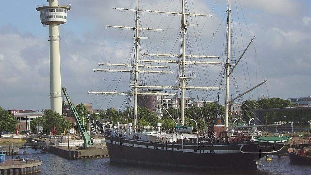 Museumsschiff ''Seute Deern'' sackte auf Hafengrund ab