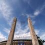 Die hoch aufragenden Außentürme des Berliner Olympia-Stadions