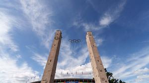 Die hoch aufragenden Außentürme des Berliner Olympia-Stadions