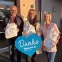 Fritz Nindler vom Mountain Resort Feuerberg, Rektorin Astrid Körner und Carmen Possegger, stellvertretende Pflegedienstleitung im Haus Abendruh in Waiern