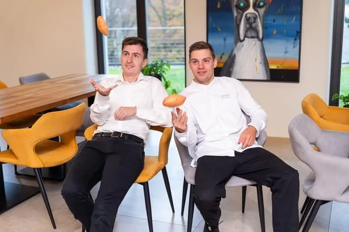 Cool wie ein Stuhl: die Jungs vom Gjerkeš