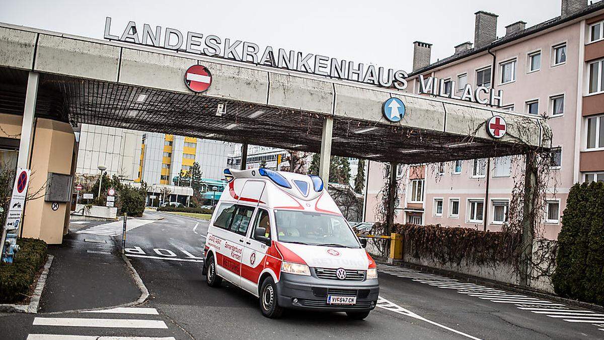 Die verletzte 75-Jährige wurde ins LKH Villach gebracht (Archivbild)