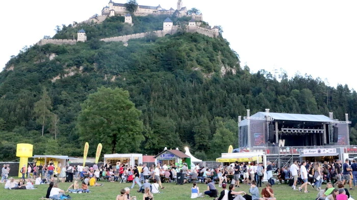 Nach Josh. und Alvaro Soler am Freitag stand auch am Samstagabend das Viereck am Fuße der Burg Hochosterwitz im Mittelpunkt eines großen Konzertereignisses. 