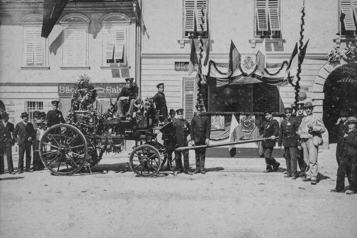Zum 30-jährigen Gründungsfest am 1. September 1901 wurde die neue Dampfspritze der Feuerwehr Leibnitz feierlich gesegnet.