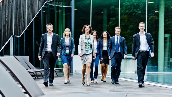 Teilnehmerinnen und Teilnehmer von „International Hospitality and Spa Management“ wenden ihr neues Wissen direkt im eigenen Unternehmen an
