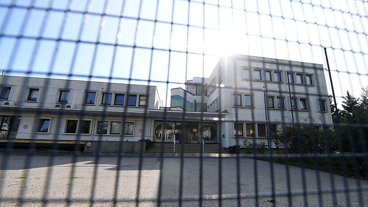 Auch diese Schule in Wien Liesing wird geprüft.