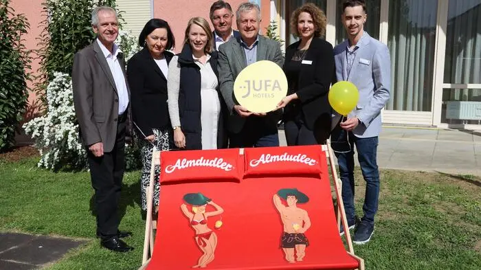 Das Jufa Gnas feierte sein 20-Jahre-Jubiläum mit dem Vorstandsvorsitzenden Gerhard Wendl und Gästen.