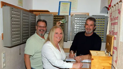 Am Foto von links: Friedrich Flath (Obmann), Eva Manuela Lassnig (Kassier) und Bernd Dörfler (Kassier-Stellvertreter)