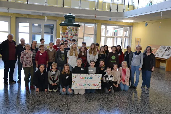 Klicken Sie sich durch die Fotos vom Großelterntag in der Mittelschule Voitsberg.
