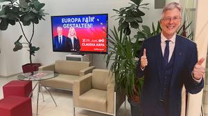 Kaisers Pappfigur in der SPÖ-Parteizentrale hat noch gut lachen