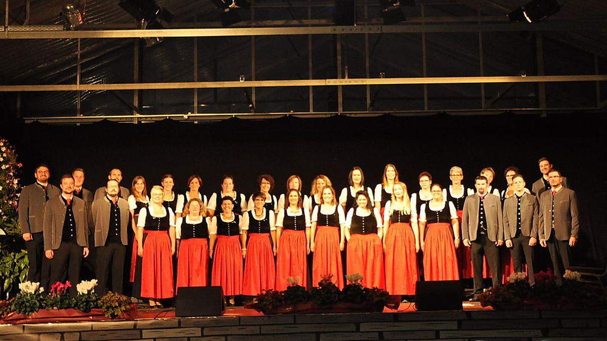 Der Gemischte Chor Wabelsdorf trat in der Erlebnisgärtnerei Sattler in Völkermarkt auf