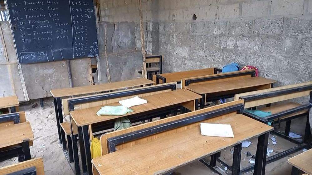 In Nigeria sind nach Angaben der Polizei erneut Dutzende Schülerinnen und Schüler sowie einige Lehrkräfte entführt worden.