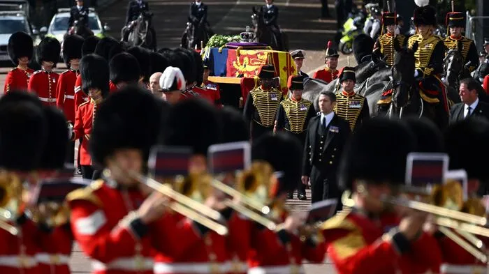 Ein letztes Mal verließ die Queen am Mittwochnachmittag den Buckingham Palace. 