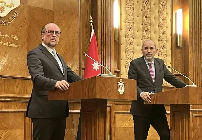 ABD0138_20240228 - AMMAN - JORDANIEN: Außenminister Alexander Schallenberg (ÖVP) und sein jordanischer Amtskollege Ayman Safadi, im Rahmen eines Treffens, anl. einer Nahost-Reise am Mittwoch, 28. Februar 2024, in Amman. - FOTO: APA/STEFAN VOSPERNIK