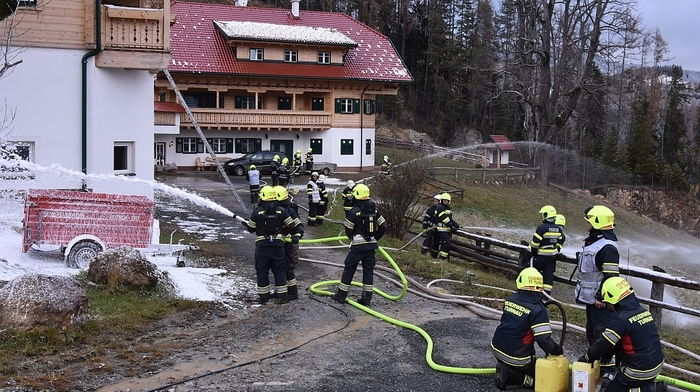 „Wirtschaftsgebäudebrand beim Gehöft Greithbauer in Veitsch“, so lautete die Übungsannahme der diesjährigen Abschnittsübung des Feuerwehrabschnittes III des Bereichsfeuerwehrverbands Mürzzuschlag.