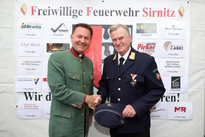 Gesehen wurden der Bezirks FF-Kurat Christian Thomas Rachlee aus Deutschlandberg in der Steiermark und FF-Kurat Monsignore, Dechant Pfarrer Erich Aichholzer aus Ossiach am See.
