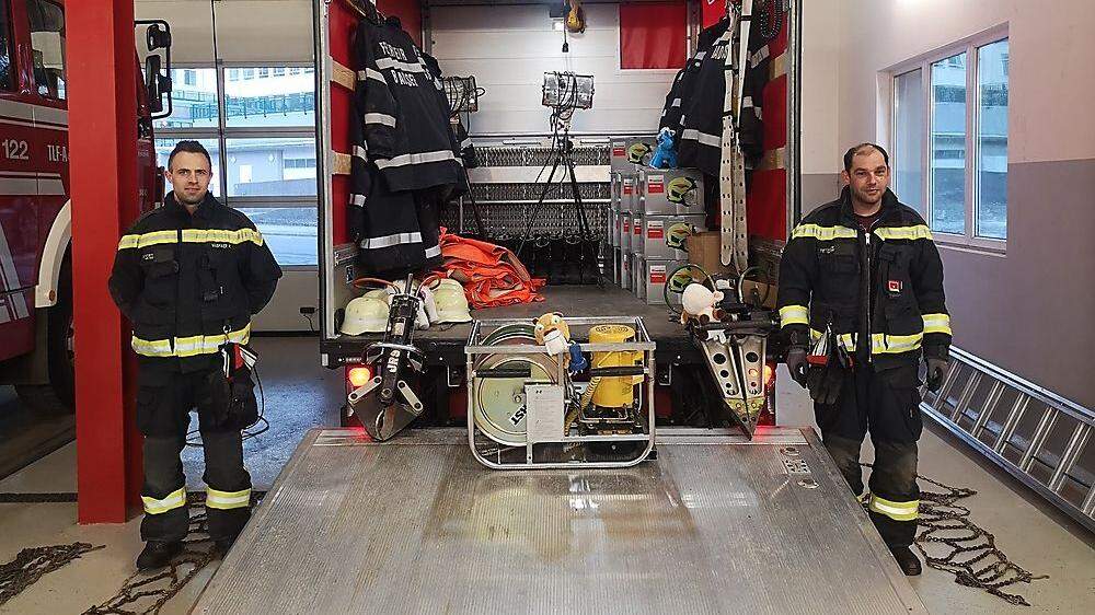 Die FF Bad Aussee spendeten dringend benötigte Ausrüstung an die Feuerwehr in Kiew 