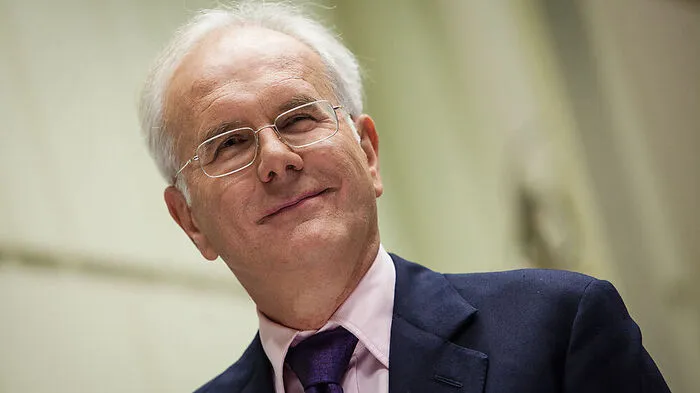Am 18. August 2017 begeht Harald Schmidt seinen 60. Geburtstag. Der Schwabe zählt zu Deutschlands größten Entertainern, trat von der Showbühne aber 2014 ab.