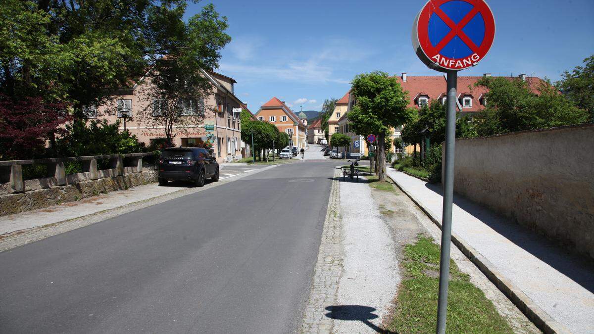 Pöllauer rätseln, wofür es diese Halteverbotszone gibt