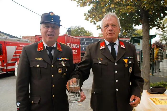 Seit Baubeginn leisteten die Feuerwehrmitglieder und freiwilligen Helfer mehr als 6100 Arbeitsstunden, verriet Kommandant Stefan Fahrnleitner. Finanziert wurde der Umbau aus Mitteln des Landesfeuerwehrverbands Steiermark und der Gemeinde Albersdorf/Prebuch.
