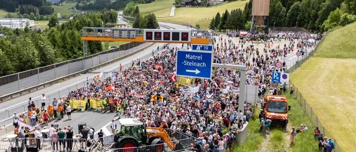Rund 4500 Menschen kamen am Samstag zur Demonstration auf der Brennerautobahn