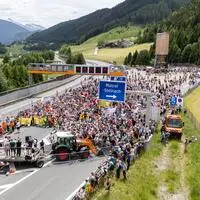 Rund 4500 Menschen kamen am Samstag zur Demonstration auf der Brennerautobahn