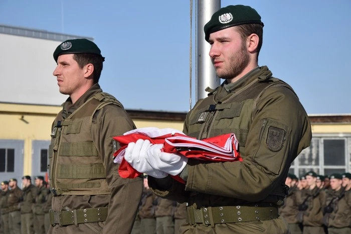 Die Militärseelsorger Manfred Wallgram und Sascha Kaspar betonten in Anwesenheit vieler Ehrengäste die wertvolle Freundschaft beim Heer.