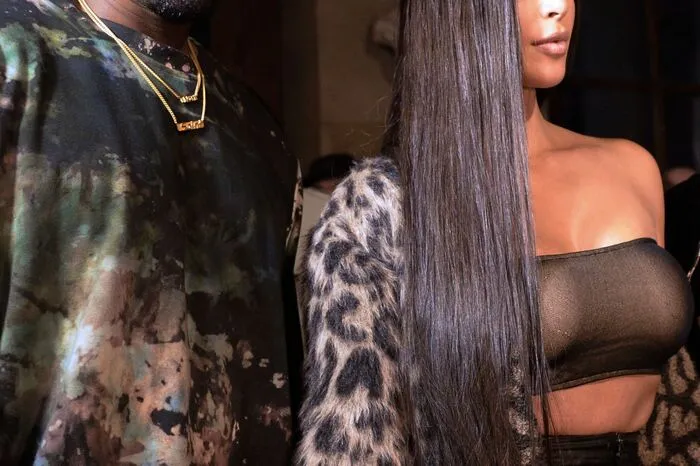 Wegen des Überfalls brach Kanye West einen Auftritt in New York ab. Nach etwa einer Stunde verließ der Rapper die Bühne des Festivals The Meadows und sagte, "entschuldigt mich, die Show ist vorbei".