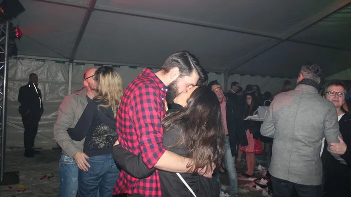 Klicken Sie sich durch die Fotos der "Bauer sucht Frau"-Party beim Alten Almhaus nahe Maria Lankowitz!