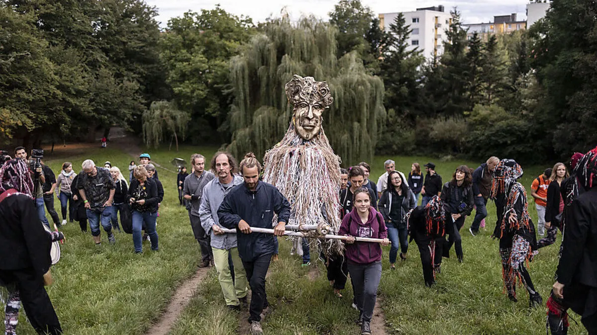Bei  „Iyagbons Spiegel“ wurde man Teil einer Zeremonie 