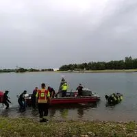 Wasserretter und Taucher suchten stundenlang nach der Frau